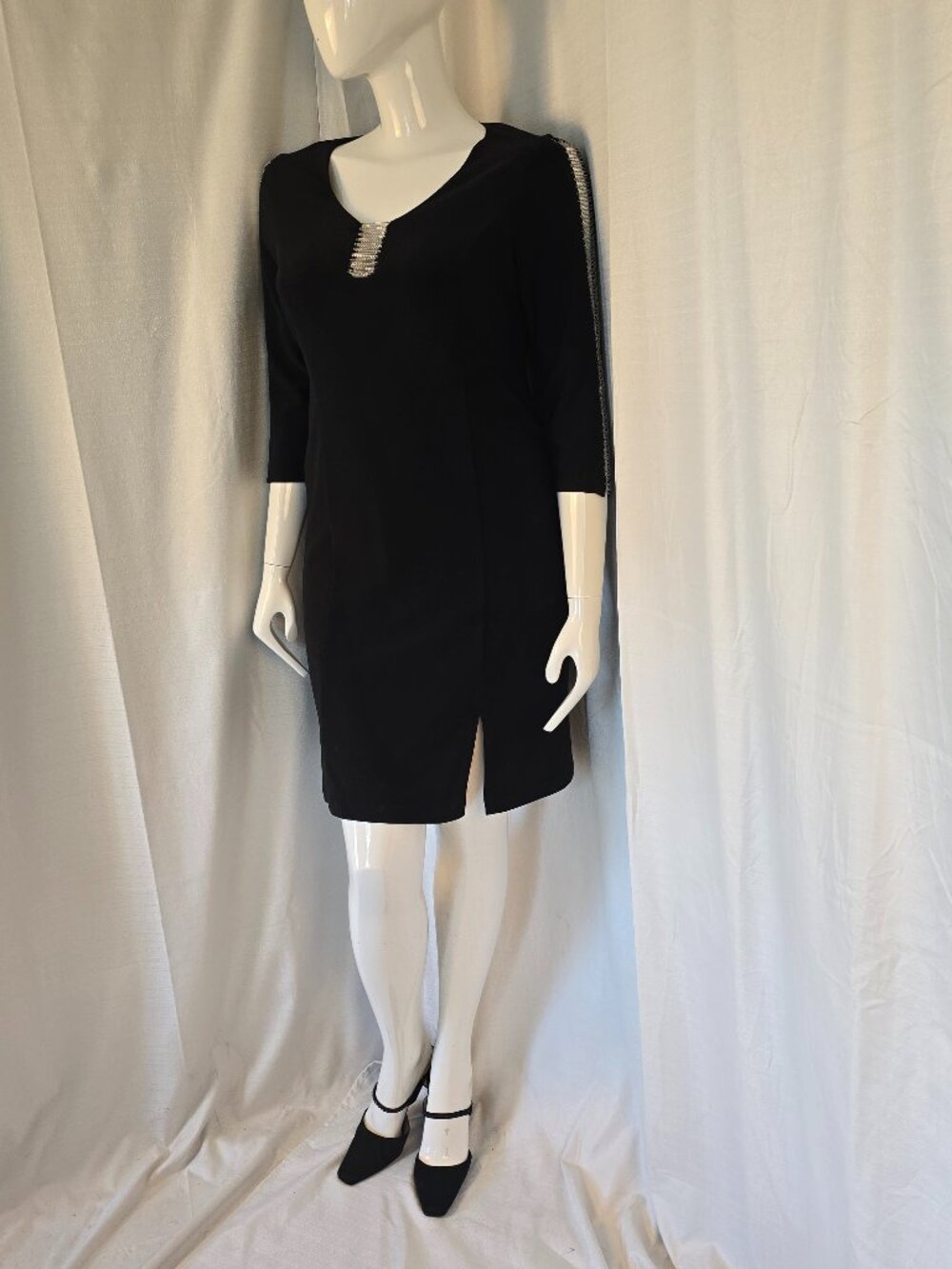 Classy Cartise New With Tag Black Dress with Silver Chain Embellishments Size 12